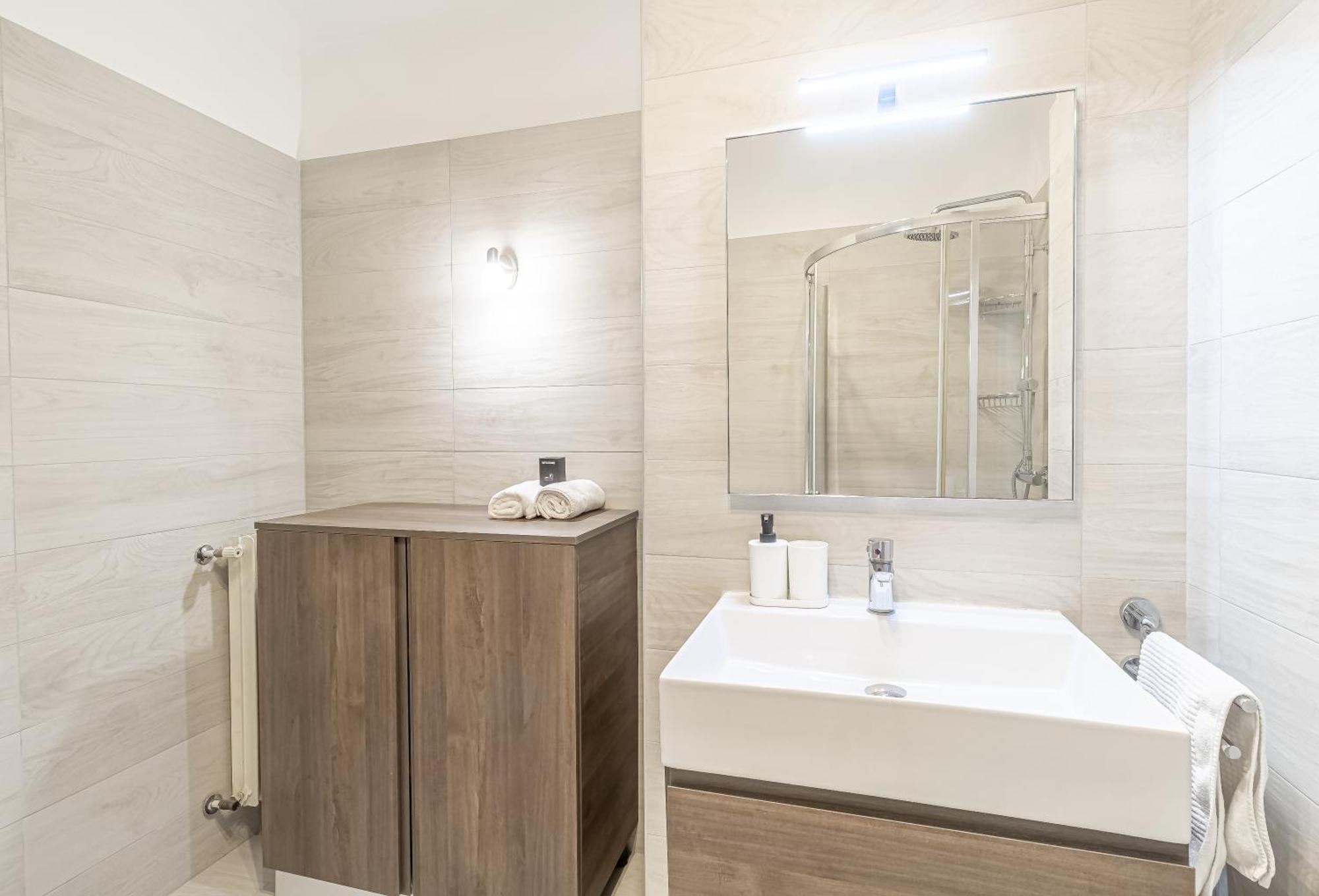 Big Studio, Biovs , Menton, Casino Hébergement de vacances *
